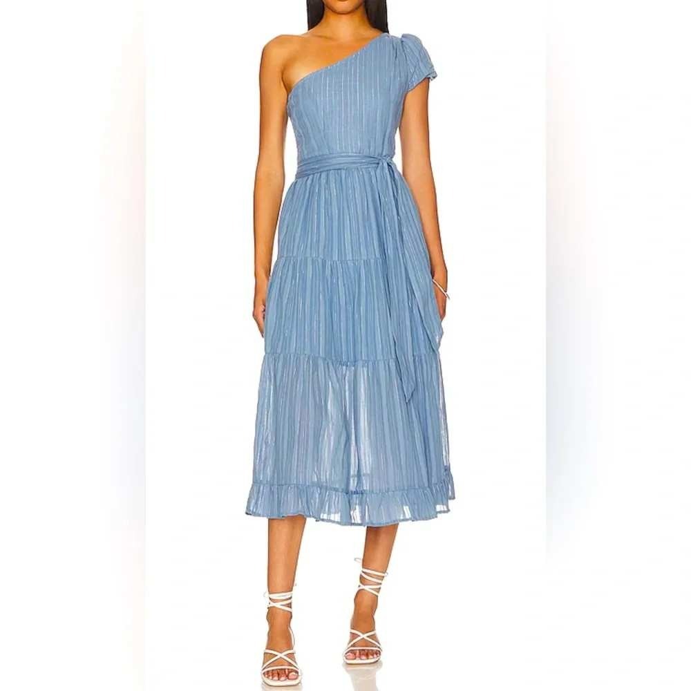 Heartloom Noemi Midi Dress in Pond Metallic‎ Pinstripe One Shoulder Tiered XS